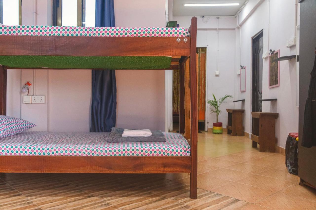 African Vibrations Hostel Osu 아크라 외부 사진