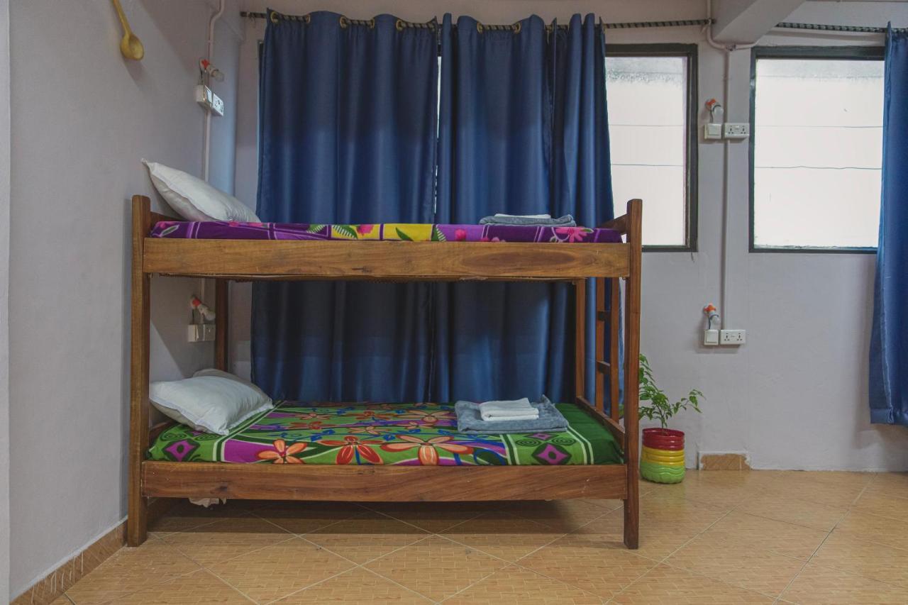 African Vibrations Hostel Osu 아크라 외부 사진